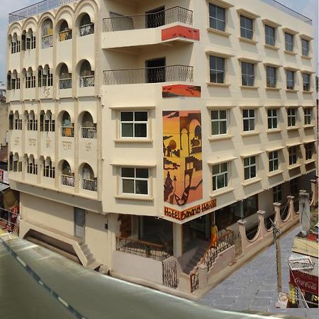 Hotel Banaras Haveli Varanasi Exteriör bild