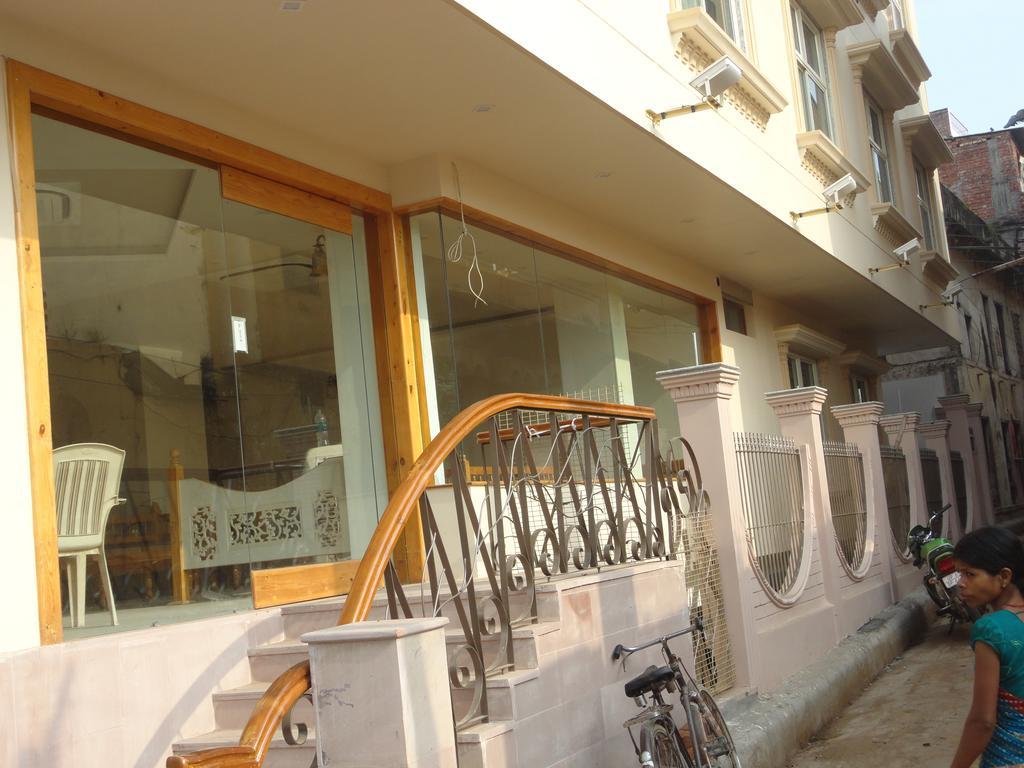 Hotel Banaras Haveli Varanasi Exteriör bild