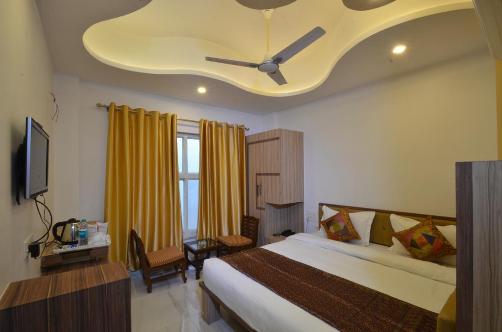 Hotel Banaras Haveli Varanasi Exteriör bild