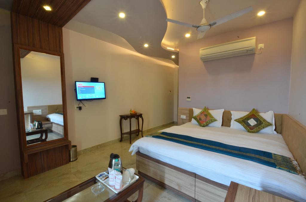 Hotel Banaras Haveli Varanasi Exteriör bild