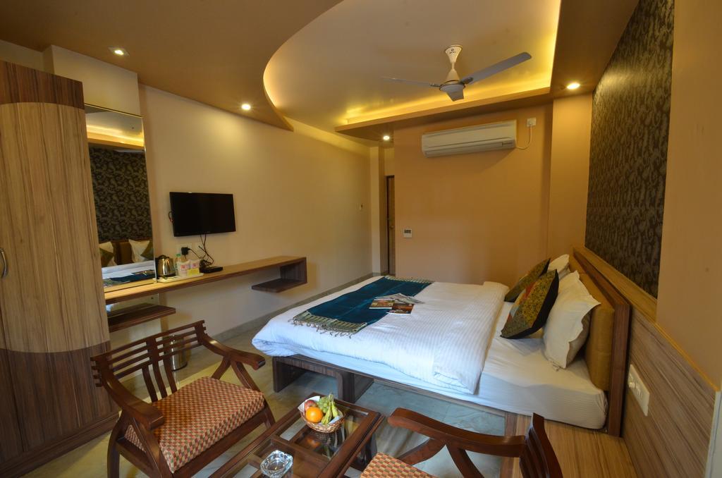 Hotel Banaras Haveli Varanasi Exteriör bild
