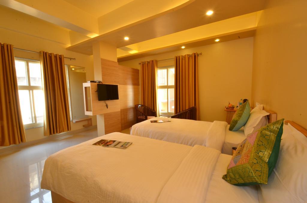 Hotel Banaras Haveli Varanasi Exteriör bild
