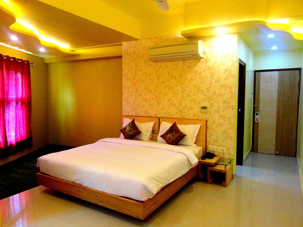 Hotel Banaras Haveli Varanasi Exteriör bild