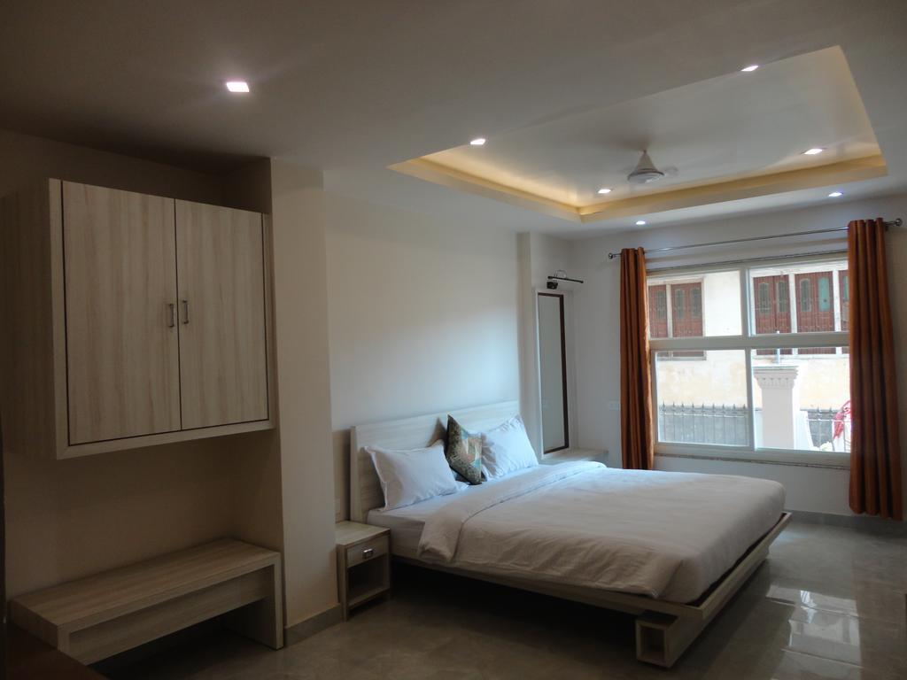 Hotel Banaras Haveli Varanasi Exteriör bild