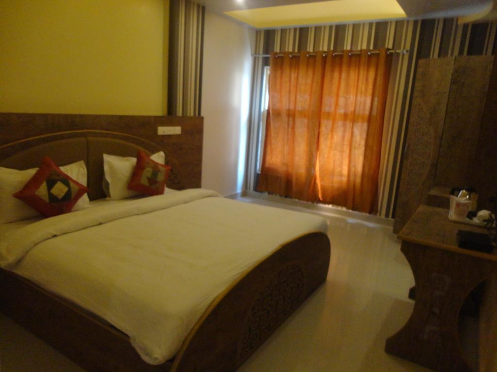 Hotel Banaras Haveli Varanasi Exteriör bild