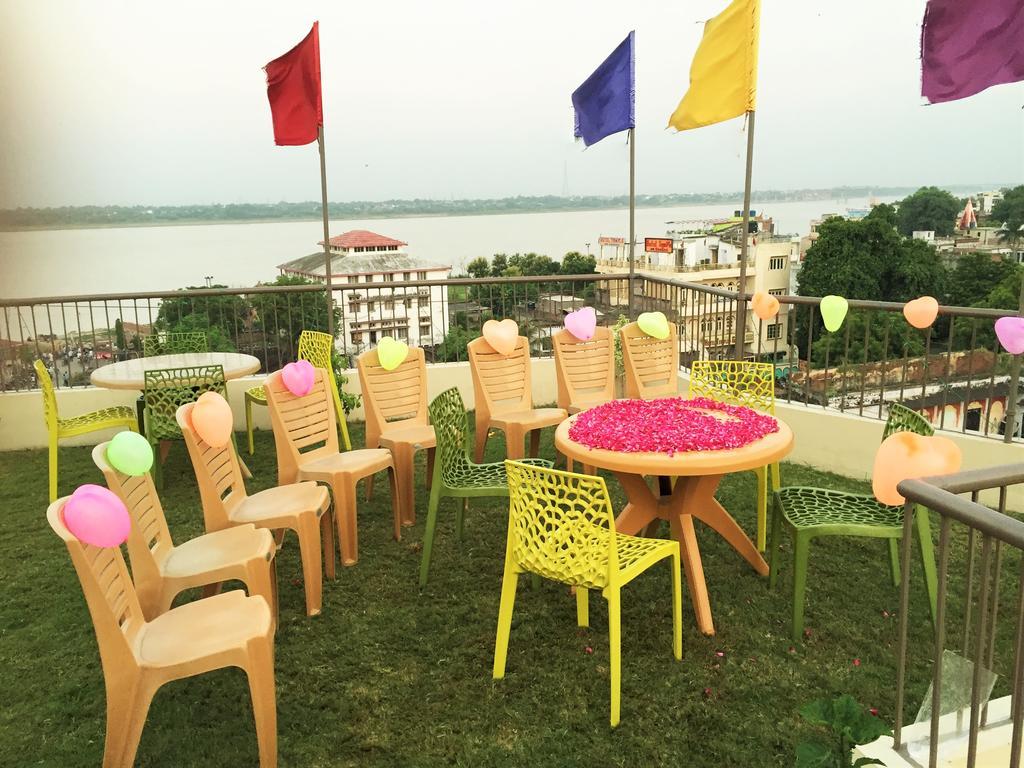 Hotel Banaras Haveli Varanasi Exteriör bild