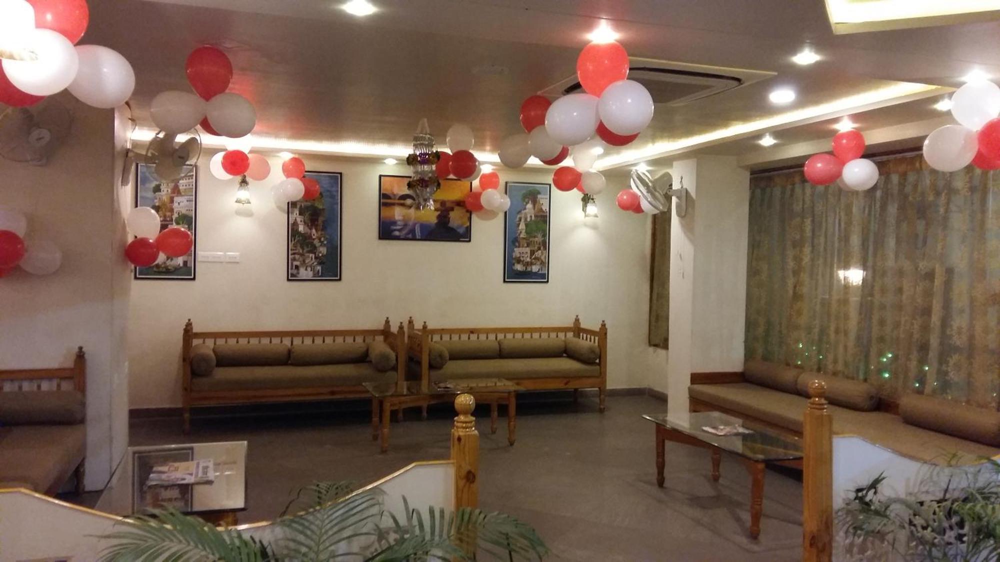 Hotel Banaras Haveli Varanasi Exteriör bild