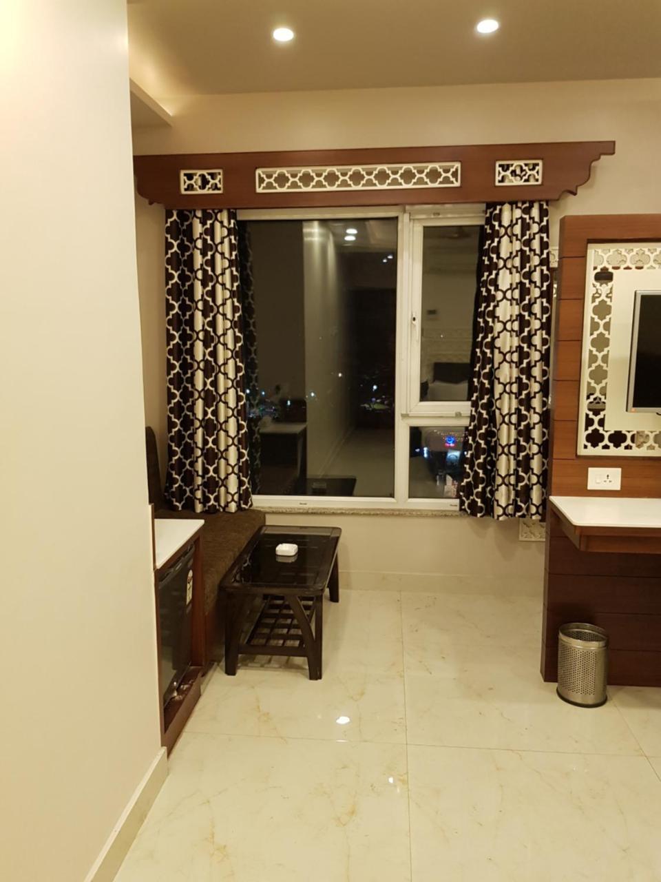 Hotel Banaras Haveli Varanasi Exteriör bild