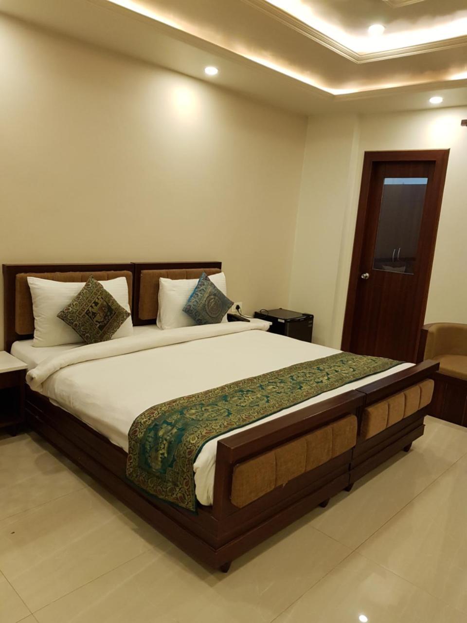 Hotel Banaras Haveli Varanasi Exteriör bild