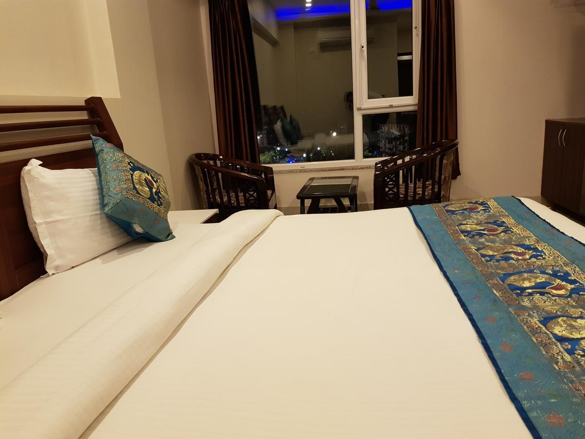 Hotel Banaras Haveli Varanasi Exteriör bild