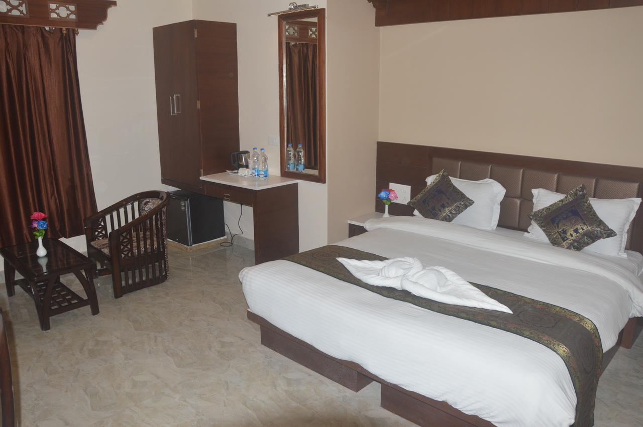 Hotel Banaras Haveli Varanasi Exteriör bild